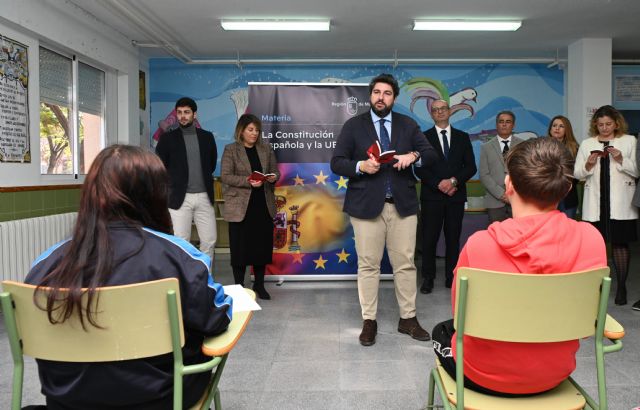 400 alumnos de la Región de Murcia cursan la asignatura sobre la Constitución en su primer año en vigor - 1, Foto 1