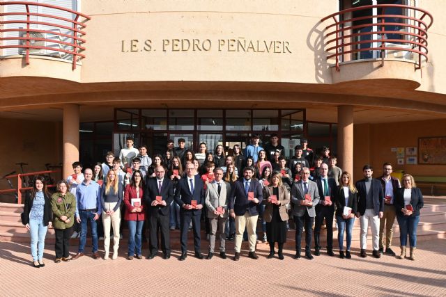 400 alumnos de la Región de Murcia cursan la asignatura sobre la Constitución en su primer año en vigor - 3, Foto 3