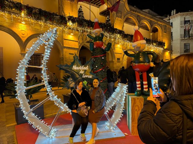 Los duendes de Papá Noel toman Lorca y se convierten en los protagonistas de la decoración navideña realizada por el Ayuntamiento - 4, Foto 4