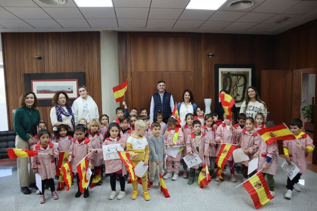 Cerca de 500 escolares visitan el Ayuntamiento con motivo del aniversario de la Constitución - 5, Foto 5