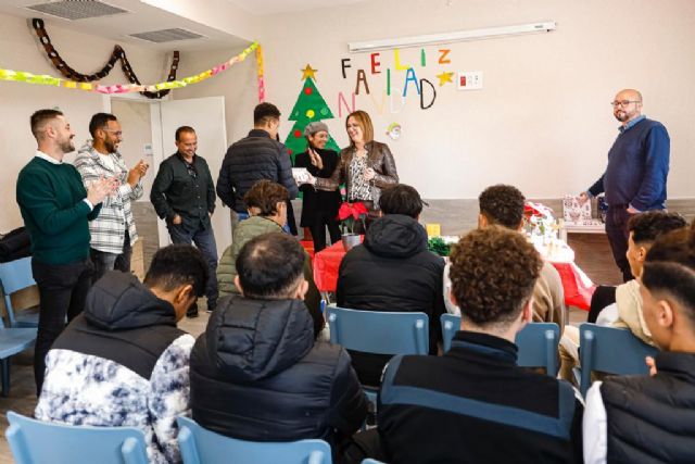 Isabel Franco visita los centros de menores Santa Cruz y Rosa Peñas - 1, Foto 1