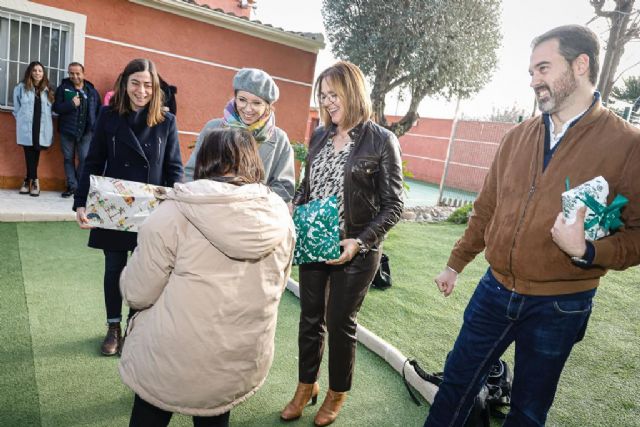 Isabel Franco visita los centros de menores Santa Cruz y Rosa Peñas - 2, Foto 2