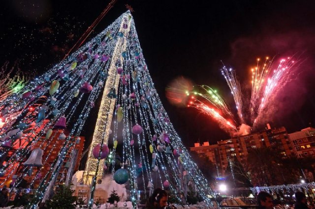 Un Roscón de Reyes gigante rodeará mañana el Gran Árbol de la Plaza Circular - 1, Foto 1