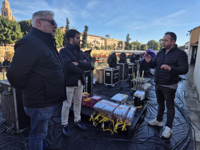 Un espectáculo piromusical en el Río Segura da color a la celebración de los 1200 años de historia de Murcia - 1, Foto 1