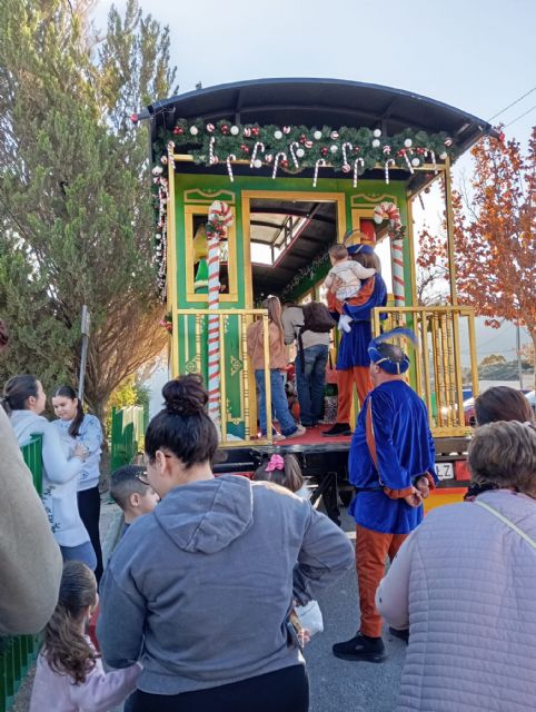 El Vagón Real recorre las pedanías de Lorca para recoger las cartas de los niños con las peticiones a los Reyes Magos - 2, Foto 2