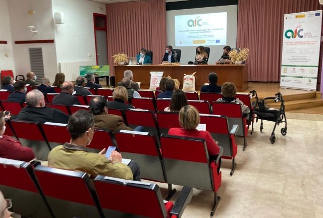 Miguel Ayuso, responsable de Medio Ambiente del Centro investigador, asiste a la presentación del GO ArrozInnova - 1, Foto 1