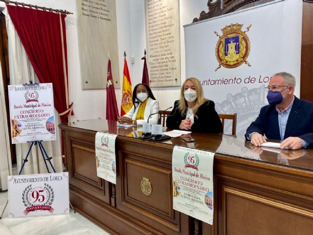 La Banda Municipal de Música de Lorca ofrece un concierto extraordinario junto a la directora cubana Yarineidis Llinse Kessell con motivo del 95 aniversario de su creación - 1, Foto 1