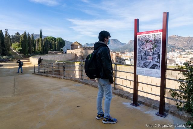 Comienza la instalación de nuevos paneles explicativos en yacimientos del casco antiguo - 1, Foto 1