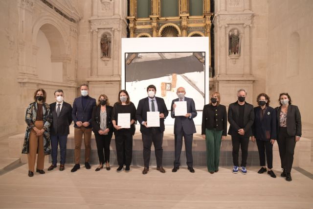 La exposición 'Atlas, coordenadas e identidades' reúne en San Esteban obras maestras de la historia pictórica del siglo XX - 1, Foto 1