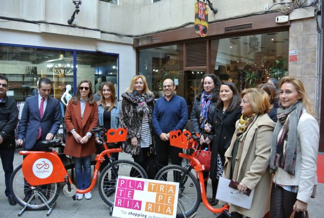 Diez clientes de la Asociación de Comerciantes de Platería y Trapería reciben su bono anual de MUyBICI - 1, Foto 1