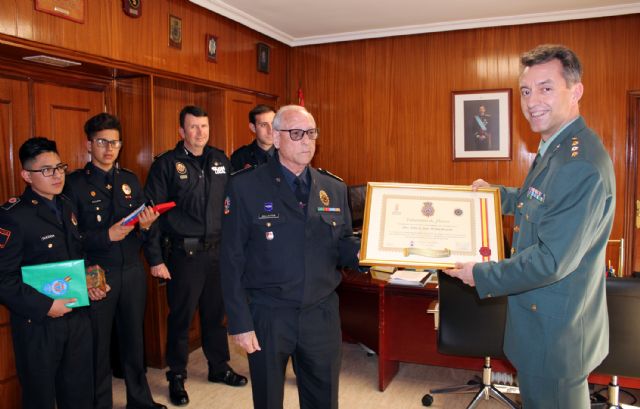 El coronel Arribas recibe el reconocimiento de la Agrupación Municipal de Protección Civil de La Nucía (Alicante) - 2, Foto 2