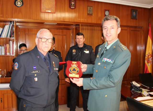 El coronel Arribas recibe el reconocimiento de la Agrupación Municipal de Protección Civil de La Nucía (Alicante) - 3, Foto 3