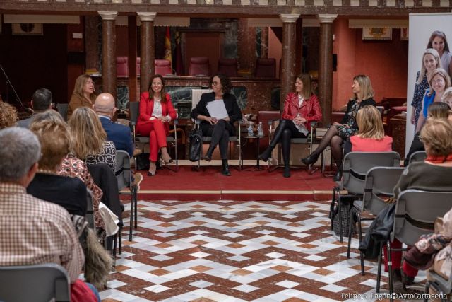 La mesa redonda ´El nuevo rostro del poder local´ analiza el perfil de la mujer alcaldesa - 1, Foto 1