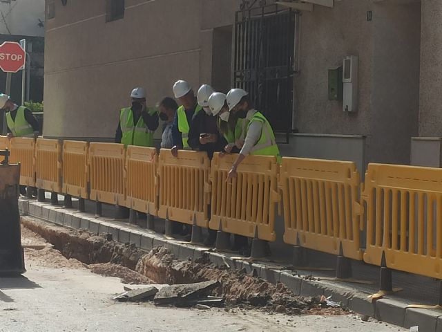 Comienzan las obras de reparación de la red de saneamiento en la Calle Polideportivo de Santa Cruz y su entorno - 2, Foto 2