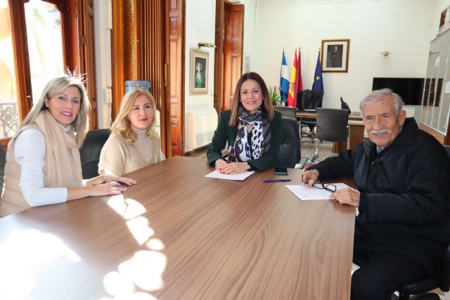 Ayuntamiento y Asociación de Amigos del Esparto firman un convenio para seguir manteniendo viva esta tradición - 1, Foto 1