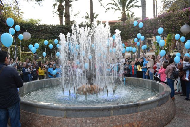 Águilas se viste de azul para conmemorar el Día de la Concienciación sobre el Autismo - 1, Foto 1