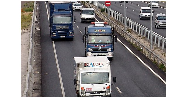 El sector del transporte por carretera comunica su compromiso para mantener el suministros de medicamentos a los hospitales en Semana Santa - 1, Foto 1