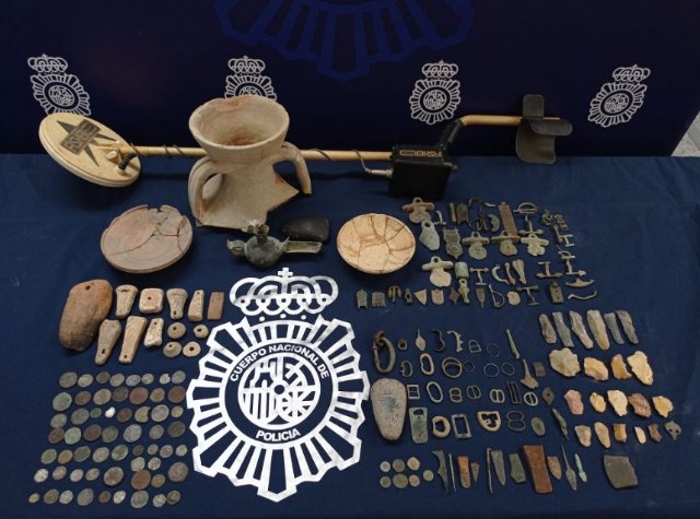 La Policía Nacional recupera en Sevilla 191 piezas arqueológicas procedentes de expolio que se ofertaban a través de redes sociales - 1, Foto 1