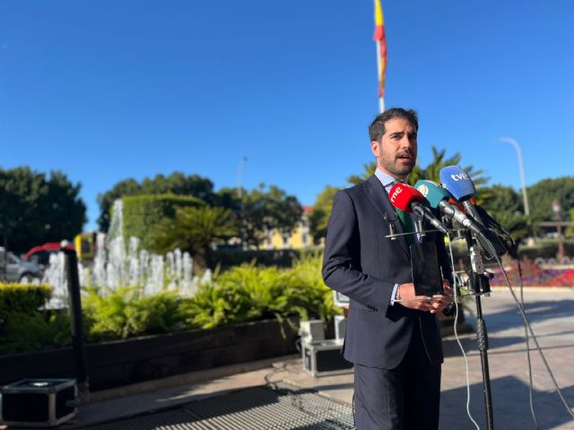 Murcia rinde homenaje mañana a su escudo en la Batalla de las Flores con una explosión de color - 2, Foto 2