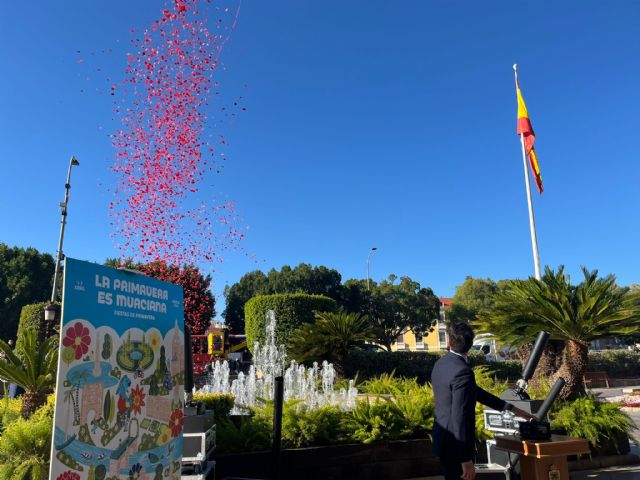 Murcia rinde homenaje mañana a su escudo en la Batalla de las Flores con una explosión de color - 3, Foto 3