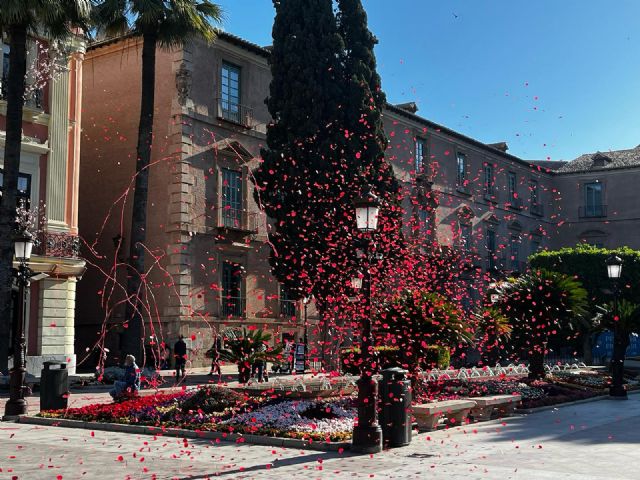 Murcia rinde homenaje mañana a su escudo en la Batalla de las Flores con una explosión de color - 4, Foto 4