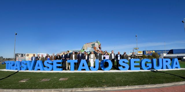 El nombre del Trasvase Tajo-Segura ya luce en una las principales entradas a Murcia - 1, Foto 1