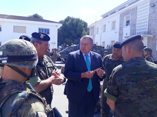 Bernabé destaca las capacidades operativas y de despliegue de la Brigada Paracaidista de Javalí Nuevo y la excelencia de sus programas de instrucción - 1, Foto 1