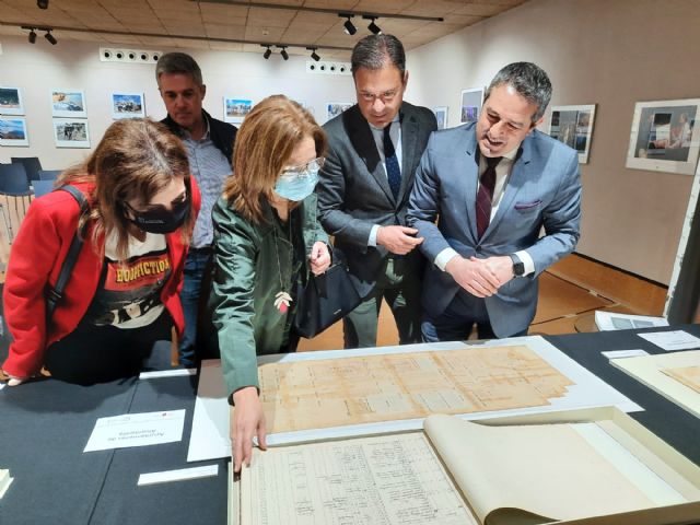 Alcantarilla recibe el plano del antiguo cementerio y el padrón de habitantes de 1930 restaurados - 1, Foto 1