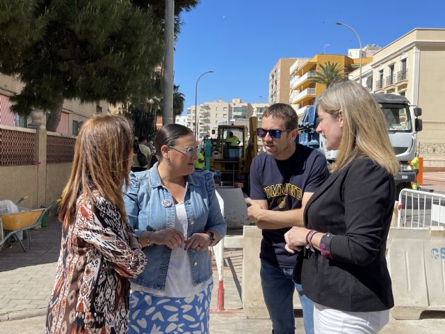 La líder del PP y la directora general de Carreteras visitan las obras de mejora de las travesías de Águilas - 1, Foto 1