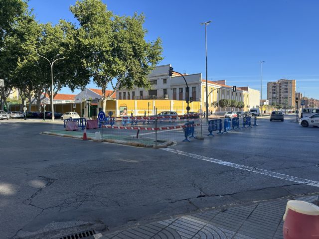 MC advierte sobre el caos circulatorio que se está produciendo en el  cruce entre Ángel Bruna y Reina Victoria, y la escasa respuesta municipal - 1, Foto 1