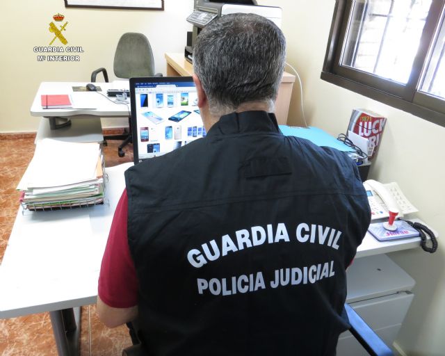 La Guardia Civil detiene a 5 personas por la comisión de 90 estafas a través de Internet - 1, Foto 1