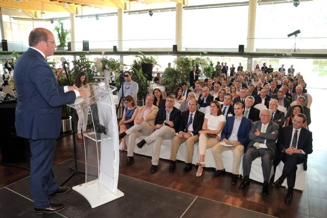 Pedro Antonio Sánchez: Vamos a seguir auspiciando acuerdos para garantizar que no falte ni una sola gota de agua para crear empleo - 3, Foto 3