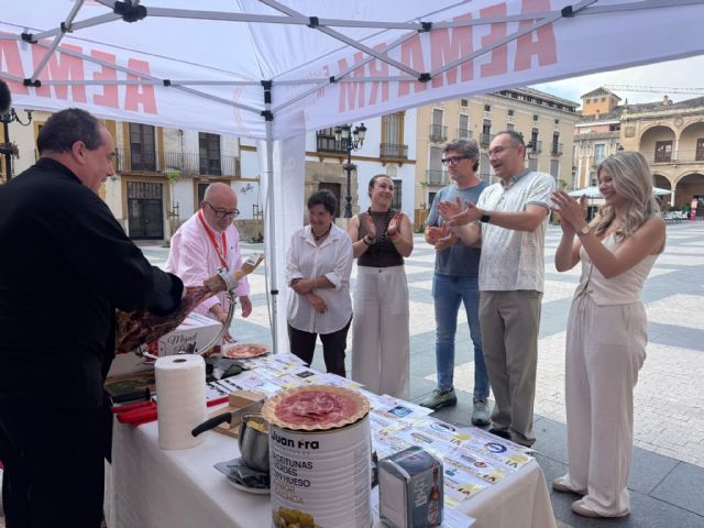 La Alameda de la Constitución de Lorca acogerá este viernes una nueva edición del Encuentro Solidario de Cortadores de Jamón en apoyo a AEMA Región de Murcia La Alameda de la Constitución de Lorca acogerá este viernes una nueva edición del Encuentro Solidario de Cortadores de Jamón en apoyo a AEMA Región de Murcia