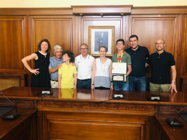 Recibimiento oficial al joven ceheginero, Miguel Guillamón Pérez, campeón de España en la especialidad de salto de altura - 4, Foto 4