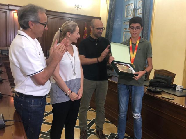 Recibimiento oficial al joven ceheginero, Miguel Guillamón Pérez, campeón de España en la especialidad de salto de altura - 5, Foto 5