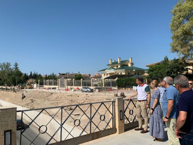 El Ayuntamiento centra los trabajos del tramo III de la ronda central en los aledaños del Huerto de la Rueda para acondicionar sus accesos de cara a la Feria de septiembre - 2, Foto 2