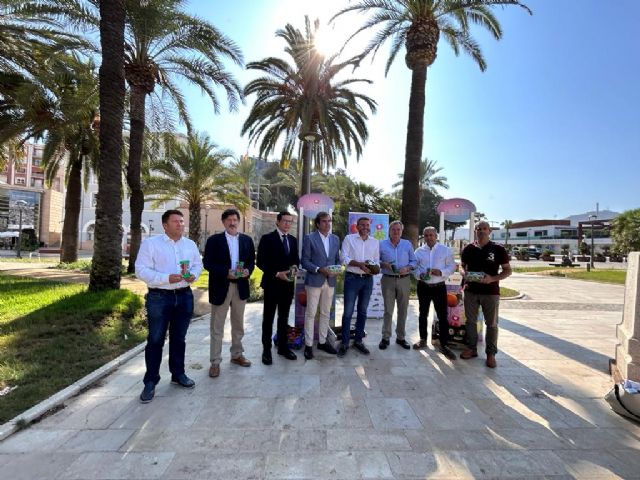 Repartirán 4.000 botes de fruta de hueso, uva y melón a los cruceristas que desembarcarán en Cartagena - 2, Foto 2