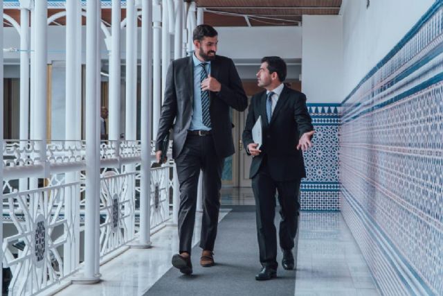 VOX: Antelo está esperando a sentarse con el candidato del PP, Fernando López Miras, en una mesa de negociación - 3, Foto 3