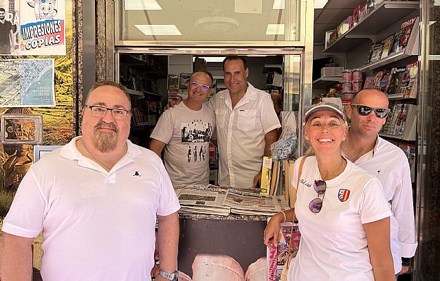 El partido de Macarena Olona visita Santiago de la Ribera para respaldar a los pequeños comercios - 1, Foto 1