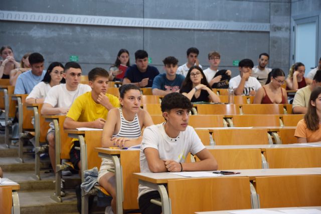 Los alumnos de la Región de Murcia se enfrentan los días 3, 4 y 5 de julio a la convocatoria extraordinaria de la EBAU que marca el futuro de muchos jóvenes - 1, Foto 1