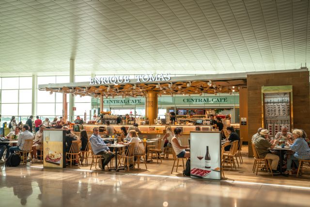 Enrique Tomás inaugura cuatro tiendas en el Aeropuerto de Shenzhen (China) y expande su presencia internacional - 1, Foto 1