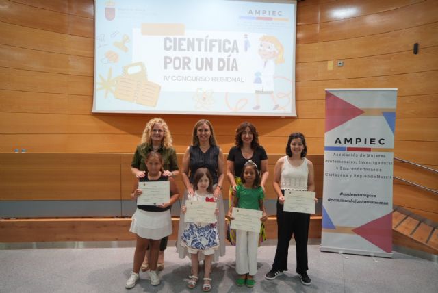 Entrega de Premios del IV Concurso Escolar Regional CIENTÍFICA POR UN DIA - 1, Foto 1