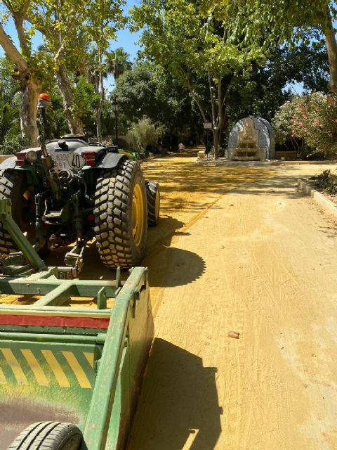 El Ayuntamiento realiza este viernes un tratamiento para evitar la proliferación de mosquitos en la Alameda Ramón y Cajal - 1, Foto 1