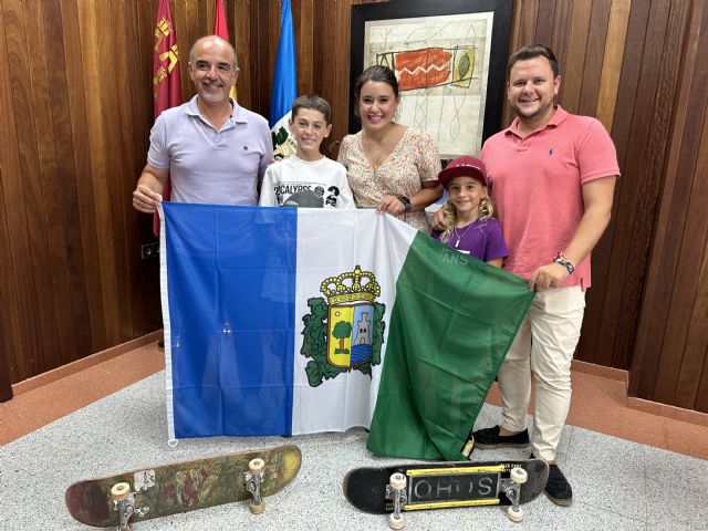 Los pinatarenses Valeria Chacón y Scott Francesco participan en la competición internacional de skate O Marisquiño - 1, Foto 1