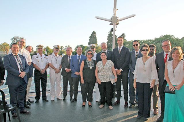 La Hermandad de Ntra. Sra. del Carmen del Puente de Triana realizó su procesión fluvial y terrestre - 3, Foto 3