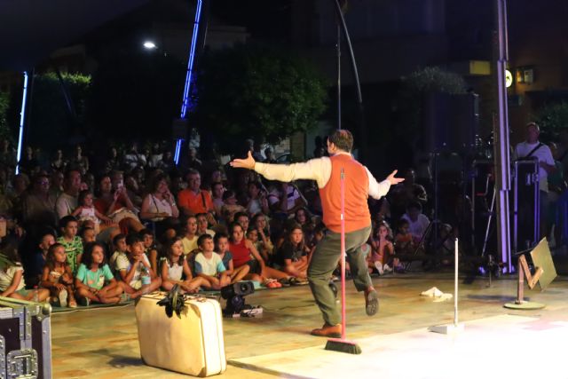 Circo, clown y equilibrios en el cierre del SalDecalle - 2, Foto 2