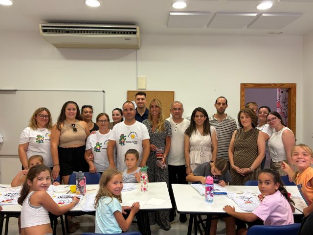 Medio centenar de menores participan en agosto en la Escuela de Verano de Santiago y Zaraiche Medio centenar de menores participan en agosto en la Escuela de Verano de Santiago y Zaraiche