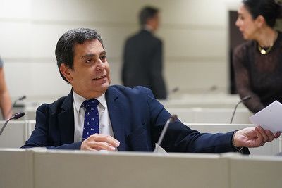 Revenga: 'Combatir el cambio climático es legislar para evitar incendios e inundaciones y no firmar papelitos ideológicos' Revenga: 'Combatir el cambio climático es legislar para evitar incendios e inundaciones y no firmar papelitos ideológicos'