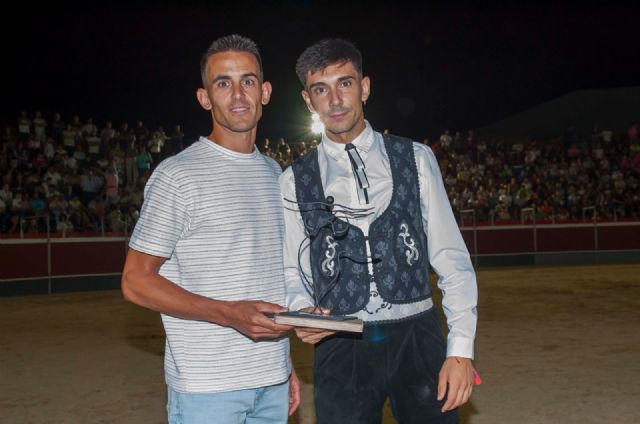 El calasparreño JUAN MARTÍNEZ gana el IV Concurso de Recortadores Villa de Calasparra - 1, Foto 1