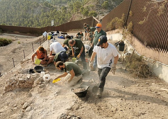 Primera jornada de excavación en el Curso de Arqueología Hisn Siyāsa - 1, Foto 1